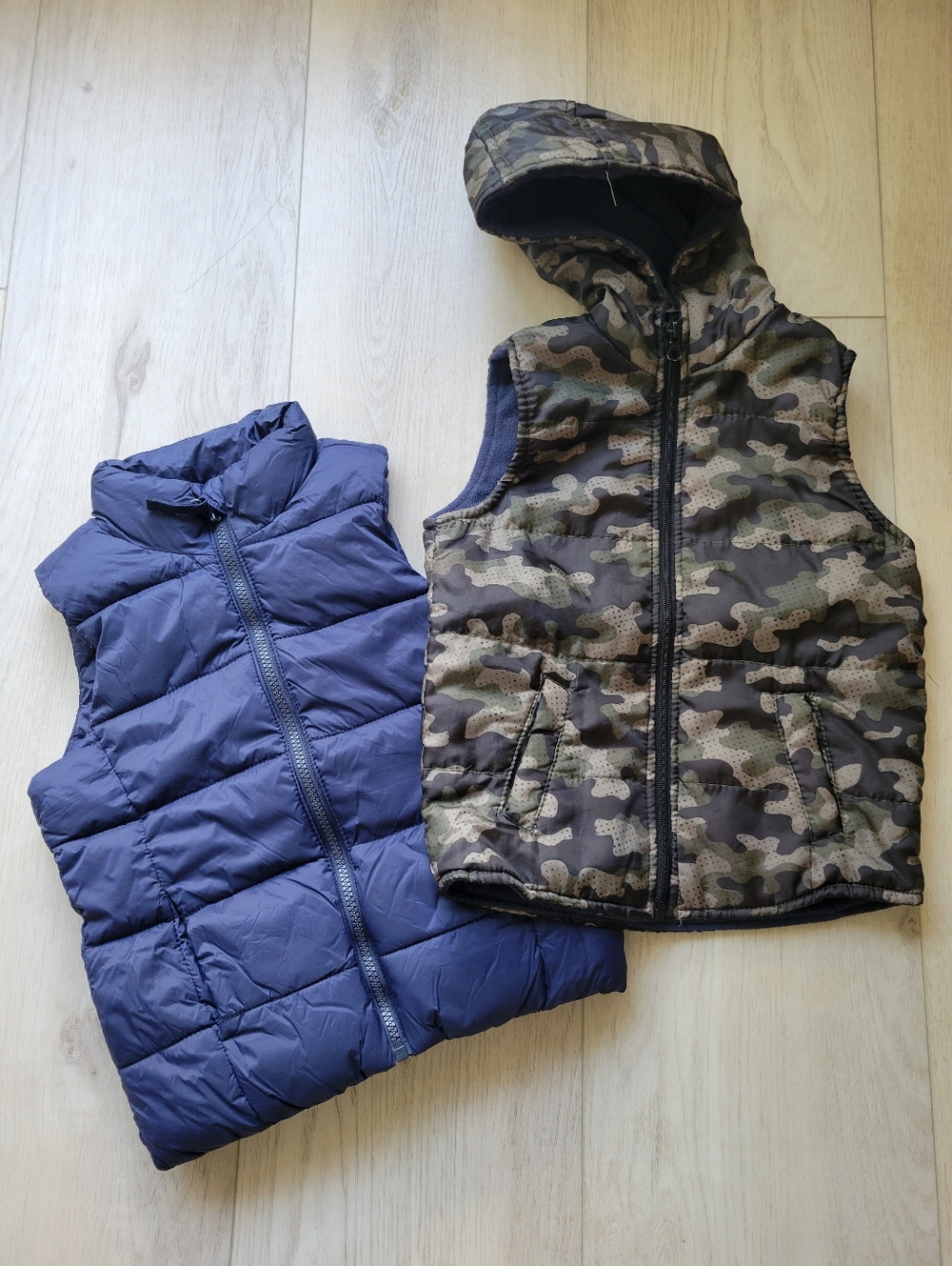 2/$16 Boys Kids 5T Vest Jackets Bundle Blue and Army Lined Puffer Child Vest